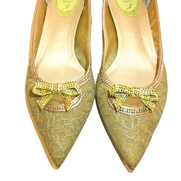 René Caovilla Gold Lace Crystal Embellished Pointed Toe Bow Flats - Picture 4 of 8